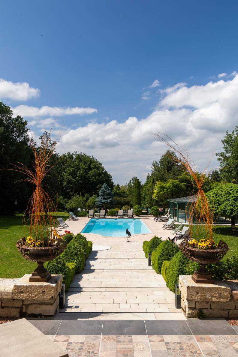The leafy park at Château Mont Joly, chateau mont-joly hotel restaurant dole jura