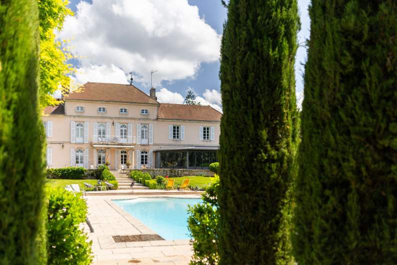 Background, chateau mont-joly hotel restaurant dole jura